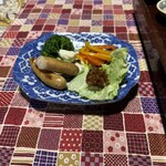 百姓屋敷 じろえむ - 鶏肉ソーセージは皮パリ