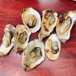 マル源水産 - 焼き牡蠣を開けてみました