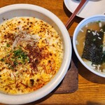 Shanhai Saikan - チーズ麻婆 チーズが厚い、すごい量です。ライスを頼めば半ワンタンついてきます。1人では結構きつくて飽きてくるので、3、4人でシェアすると楽しく食べられそう。