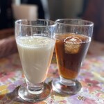 ナマステ - ラッシーとウーロン茶