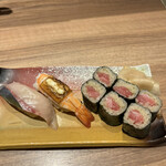 Sushi Yuuraku - 縞鯵２３０円、えびマヨチーズ炙り１８０円、本まぐろ中とろ鉄火巻５５０円。大好物の縞鯵、変わりタネの炙りもとても良き味わいでした（╹◡╹）