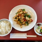 随息居 - 鶏肉とカシューナッツの醤油味炒め