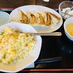 向陽飯店 - 炒飯餃子セット