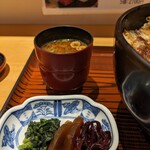 あなごめしうえの - 香の物と赤だし