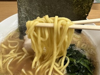 Shin Uchi - 真打ラーメン(とんこつ醤油) 小(1玉)、麺リフト