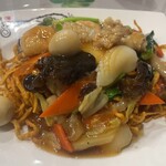 中華料理 品香軒 - 五目餡かけバリバリ揚げそば　780円！
