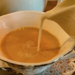 紅茶専門店チャチャドロップ - ミルクティーに