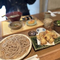 自家製粉石臼挽きうどん 青空blue 本店 - 