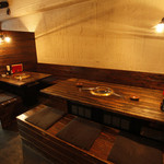 時代遅れ - テーブルのお席もございます。