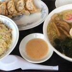 栄龍 - 半ちゃんセット (醤油ラーメン)