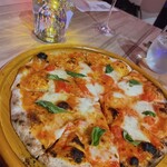 アップステアーズ - 