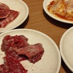 焼肉ぐりぐり家 - お肉たち。ホルモンは微妙かな