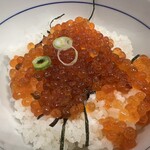 なか卯 - 天然いくら丼(ごはん小盛) 850円