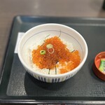 Nakau - 天然いくら丼(ごはん小盛) 850円