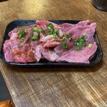 ホルモン焼 小勝 - 