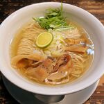 リょう花 - 塩ら－麺 薄切り肉Ver. 780円（リょう花 重信店）