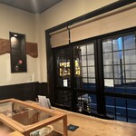 Kurashou - 店内も和ベースのシンプルな内装｡