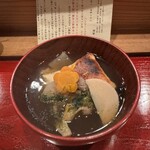 蔵精 - お雑煮｡玄米餅と青海苔がいい香り｡キクラゲが奥から覗けています｡茶色いです｡