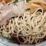 たかばしラーメン - 麺とチャーシュー、メンマ
