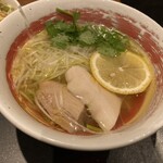 鶏匠庵 - レモンとパクチーのハーフラーメン