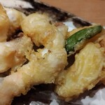 玄海の活魚と糸島直送の食 博多居酒屋 どげん海 - ヤリイカと糸島野菜の天ぷら