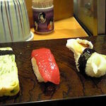 築地すし大 - げそ･･玉子