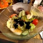 八乃屋 - 生野菜サラダ、少し食べちゃった～。