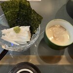 呑喰 栄時 - 付け出しの長芋千切りと茶碗蒸し