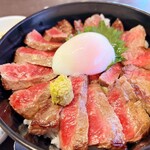 三南 - あか牛ステーキ丼アップ