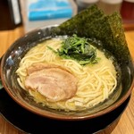 壱角家 - 料理写真:ラーメン 醤油 並