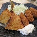 鉄板居酒屋OHANA - アジフライとカキフライ