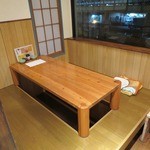 鉄板居酒屋OHANA - 小上がりの掘りごたつ席