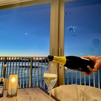 THE HARBOR TERRACE Restaurant - 