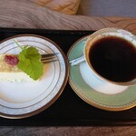 遊鹿里茶屋 - コーヒーとケーキのセット