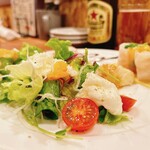 Youshoku Izakaya Ma-Ki- - ポテトサラダと
                      モッツァレラチーズのサラダ