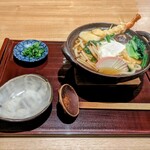 手打うどん あかう - 鍋焼きうどん