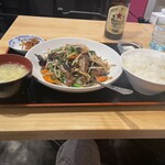 小虎 - レバニラ定食の登場