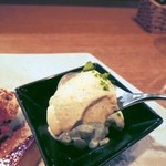 コジマネーゼ - ピスタチオのパンナコッタ。