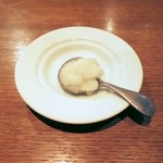 コジマネーゼ - お口直しのレモンのソルベ。