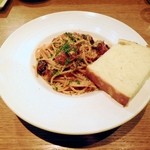 コジマネーゼ - 追加のパンと、パスタ。