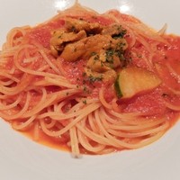 スペイン料理 La Cazuela 三ノ宮 ミント神戸店 - 生ウニとズッキーニのトマトクリームソースパスタ