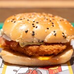 マクドナルド - 料理写真:2024.1 スモーキーペッパーチキン（470円）