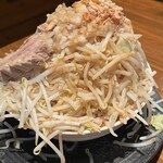 Fuuraibou - 豚ラーメン大 ヤサイ・アブラ・カラメ マシマシ、ニンニクなし