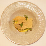 ラ・リューン - ランチコース 5000円 の岩手のホタテ貝焼き パルミジャーノチーズの薄焼き