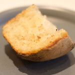 ラ・リューン - ランチコース 5000円 のパン