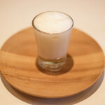 ラ・リューン - ランチコース 5000円 の大根のポタージュ ヨーグルトと生姜のソース 牛乳のホイップ