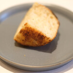 ラ・リューン - ランチコース 5000円 のパン