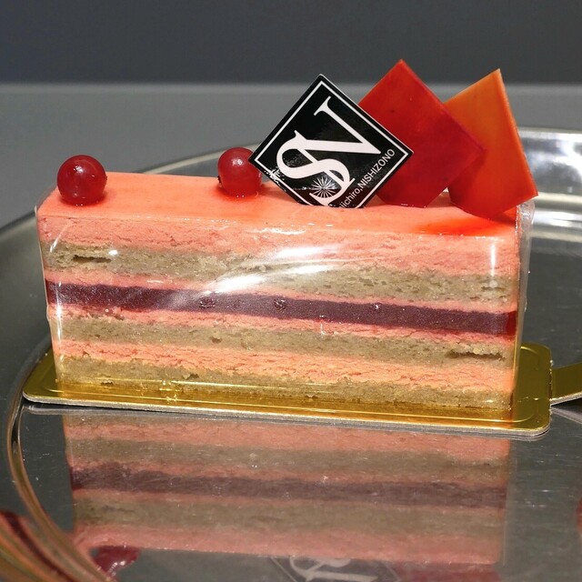 次々と新しいスイーツを考えている『SN』さん。。。移転 OPEN