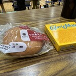 ファミリーマート - 料理写真:もちっとつぶあんドーナツ等