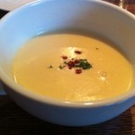 ラ・ブリーズ - ブイヨンの旨みたっぷり、鳴門金時のポタージュ